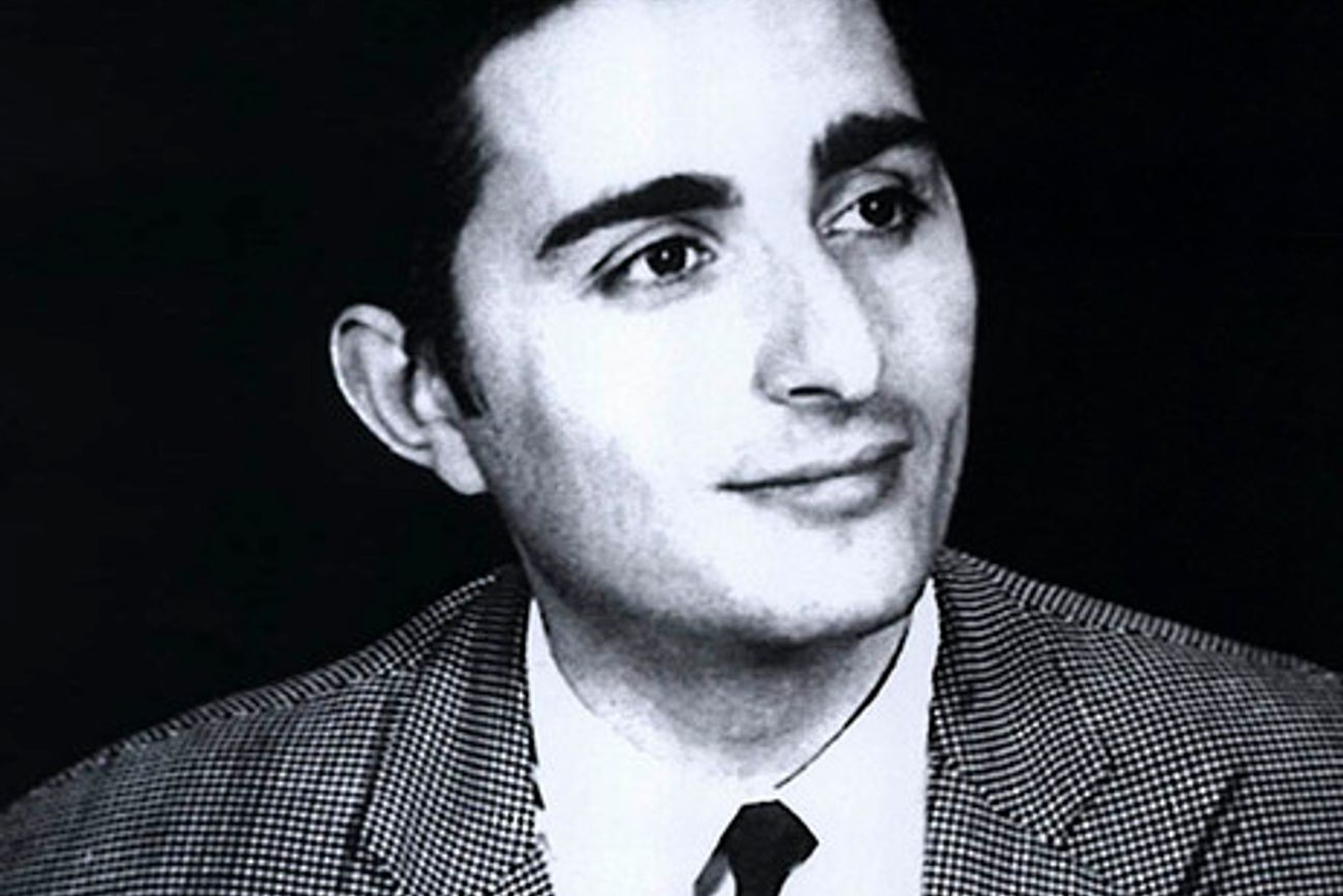 Eduardo Jorge Valverde Suárez. Abogado y ex funcionario de Obregón Cano. Secuestrado el 24 de marzo de 1976 y desaparecido. Sus restos fueron identificados en 2026 en La Perla. 