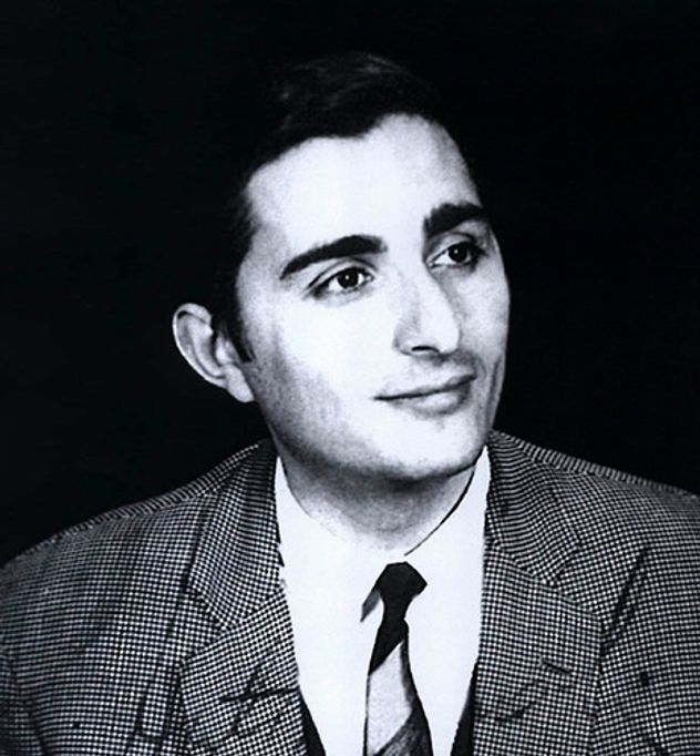 Eduardo Jorge Valverde Suárez. Abogado y ex funcionario de Obregón Cano. Secuestrado el 24 de marzo de 1976 y desaparecido. Sus restos fueron identificados en 2026 en La Perla. 