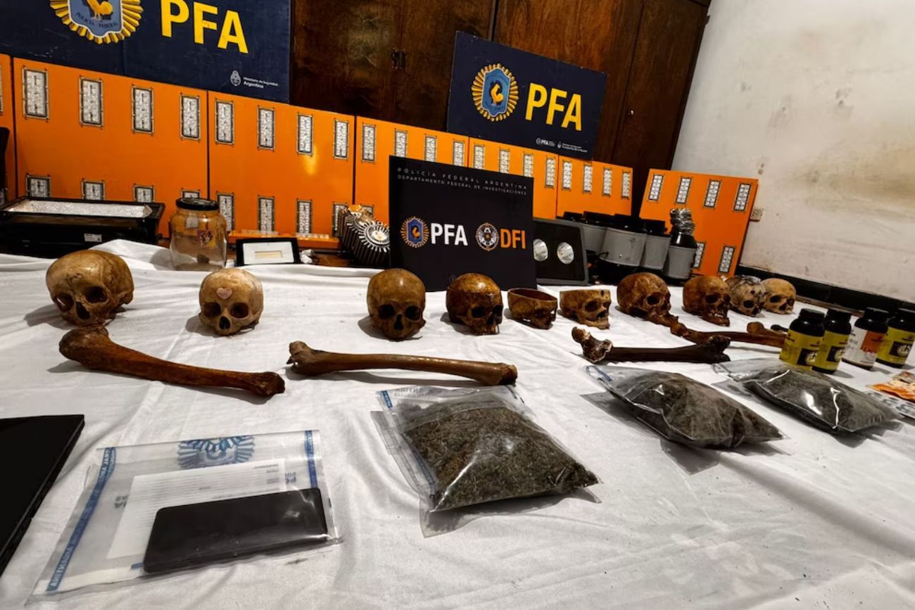 Córdoba capital: la Policía encontró cráneos humanos en un allanamiento por drogas