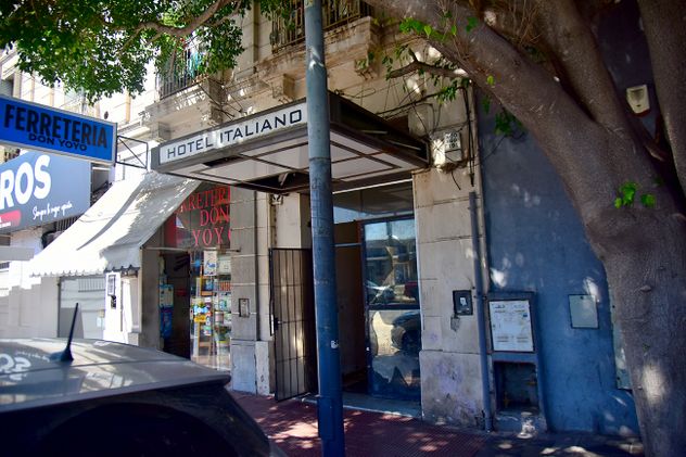 Hotel Italiano, en calle Jerónimo Luis de Cabrera 313, convertido en la actualidad en un conventillo.