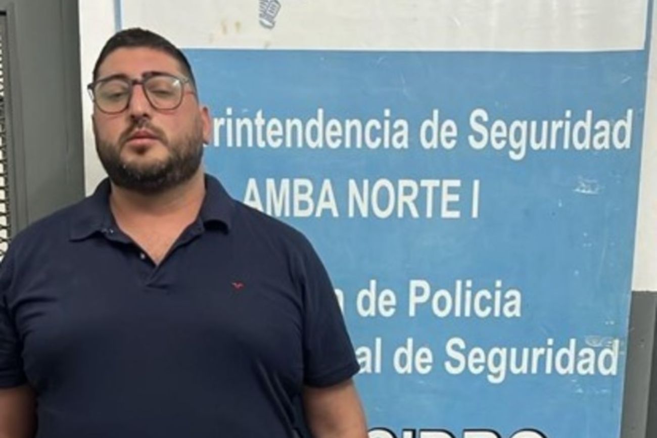 Le vendieron un BMW con fallas y mandó a un sicario a tirotearles la casa.