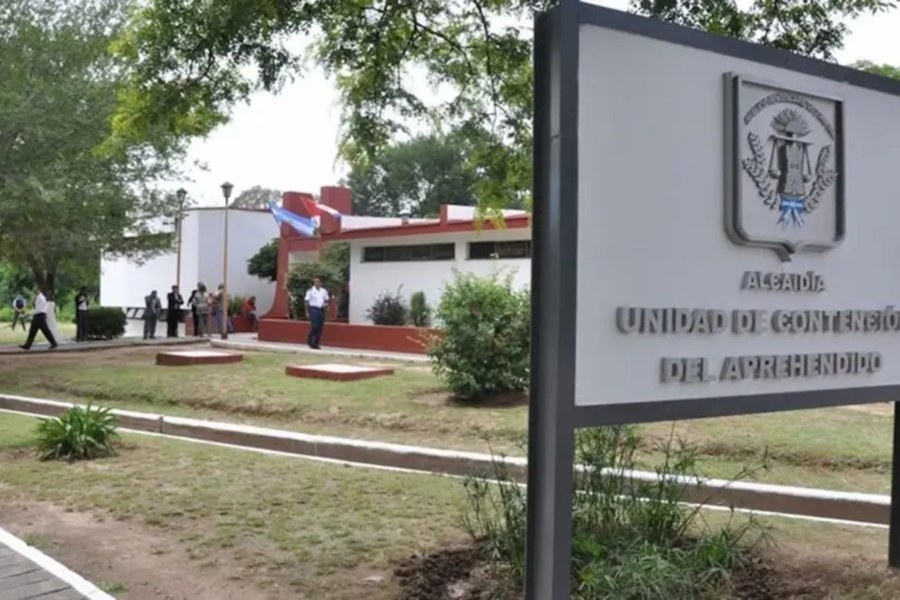 Conflictos en la cárcel UCA de Córdoba: internos incendiaron colchones y hubo heridos