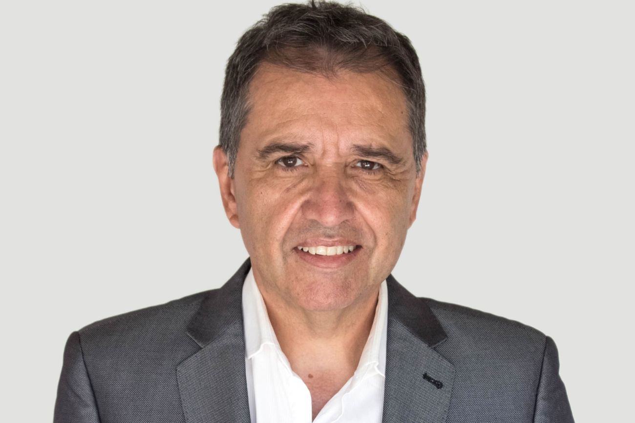 Mario Devalis se presenta en el teatro Real.