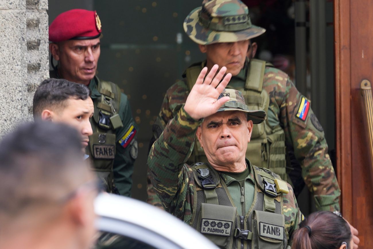 Delcy Rodríguez destituyó a Padrino López, el ministro de Defensa tras más de una década en el cargo