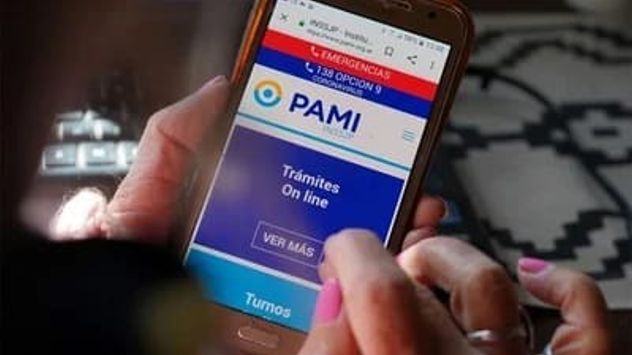 El reclamo es por falta de pago por parte de la obra social de los pasivos y por la no actualización del pago de las prestaciones.