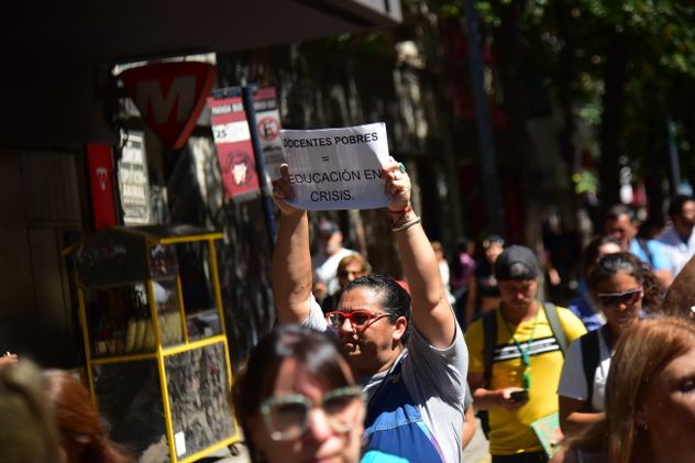 La UEPC cumplirá este jueves la segunda jornada del paro de 48 horas. Desde el Centro Cívico aseguran que están trabajando en una nueva propuesta, que será "superadora" a la anterior. (Pedro Castillo) 