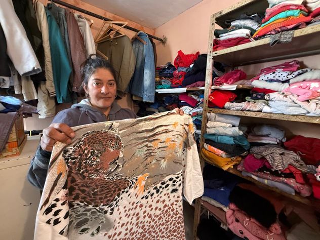 Hogar María Madre de Dios, en Río Cuarto. Allí las colaboradoras cocinan 400 viandas por día, cuentan con una huerta de aromáticas y un ropero para entregar ropa sin cargo. 