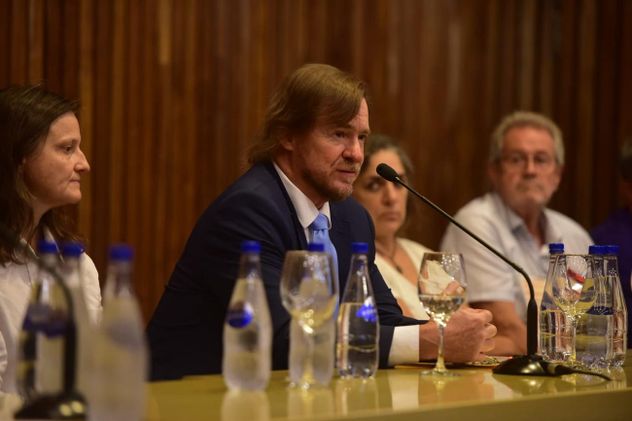 Conferencia de prensa del juez Miguel Hugo Vaca Narvaja y el Equipo Argentino de Antropología Forense donde informaron los nombres de las personas identificadas en las fosas comunes.