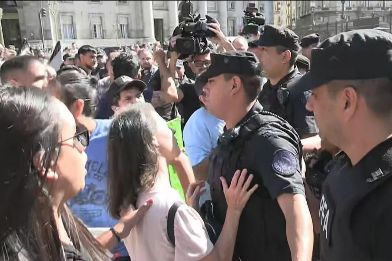 Ley de Discapacidad: hubo incidentes durante la protesta frente a la Casa Rosada (Captura TN)