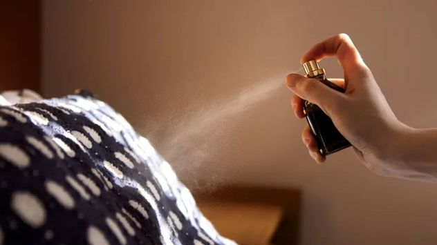 El secreto de los hoteles de 5 estrellas: el truco casero para que tus sábanas huelan siempre a lujo.
