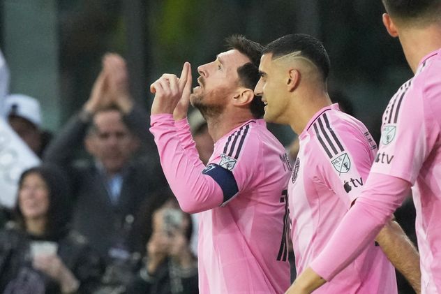 Lionel Messi llegó al gol 900 en su carrera profesional jugando en Inter Miami contra Nashville. (AP)