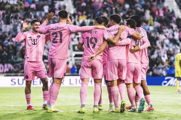 Lionel Messi festejó su gol 900 en su carrera profesional. Fue con la camiseta del Inter Miami contra Nashville. (AP)l