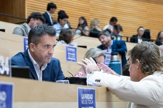Legisladores del oficialismo en la sesión que se debatió la estructura orgánica del Ejecutivo.