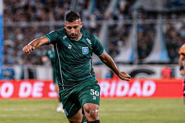Wanchope Ábila en uno de sus partidos en Estudiantes.
