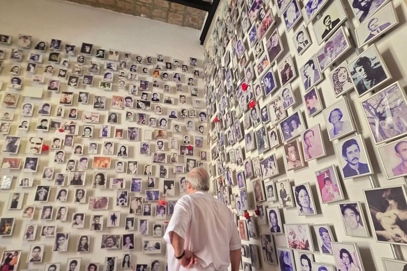 El arzobispo de Córdoba, cardenal Ángel Rossi, visitó el Museo Provincial de la Memoria a 50 años del golpe de Estado de 1976. 