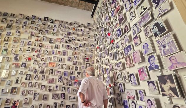 El arzobispo de Córdoba, cardenal Ángel Rossi, visitó el Museo Provincial de la Memoria a 50 años del golpe de Estado de 1976.