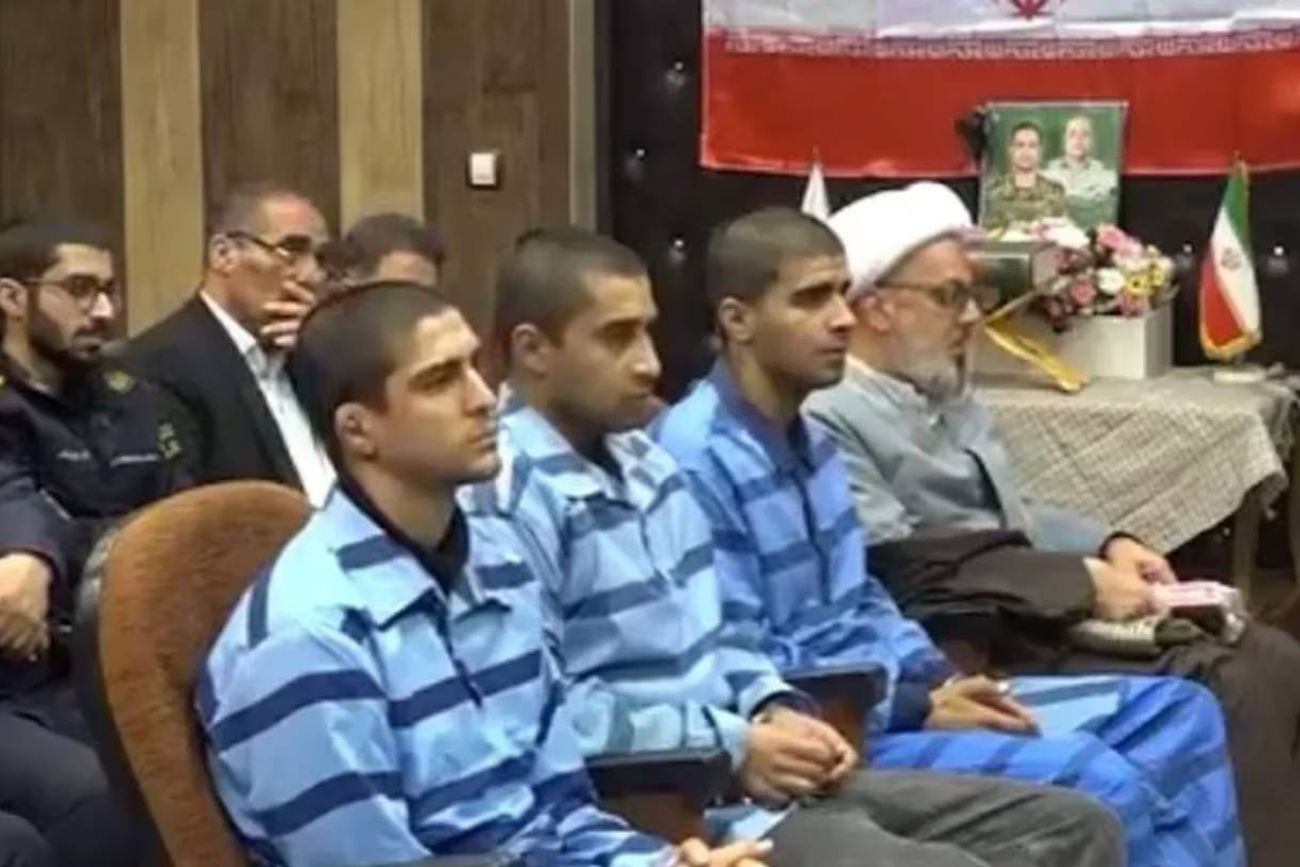 Saleh Mohammadi, Mehdi Ghasemi y Saeed Davodi (De izquierda a derecha), los tres ejecutados en Irán. (Iran Human Rights)