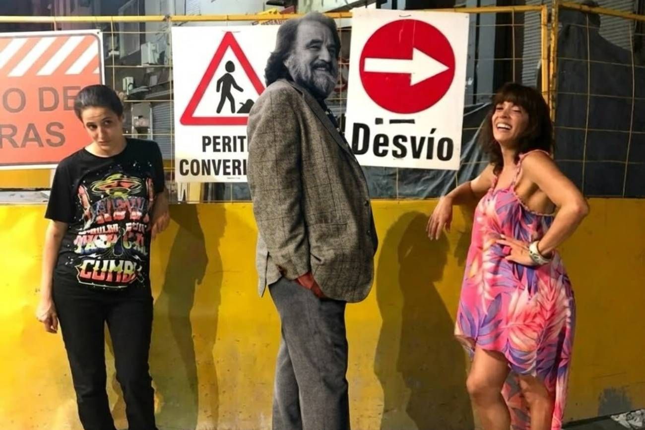 Julieta Laso, Horacio Guarany (añadido a la foto original) y Camila Sosa Villada. Tres de un par perfecto. (Instagram @camilaomara)