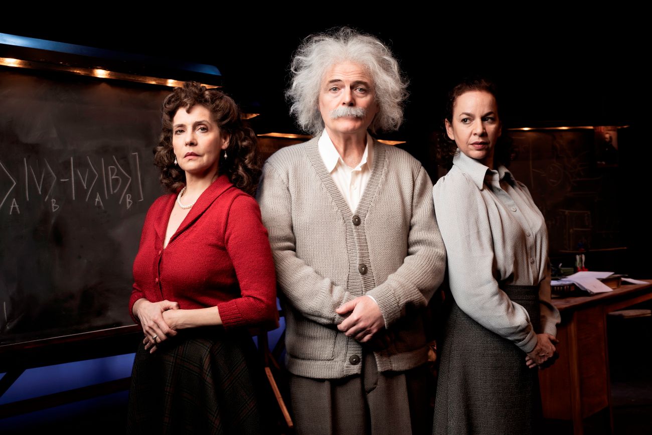 Relatividad, obra teatral con Luis Machín, Gabriela Toscano y Catherine Biquard, llega a Ciudad de las Artes. 
