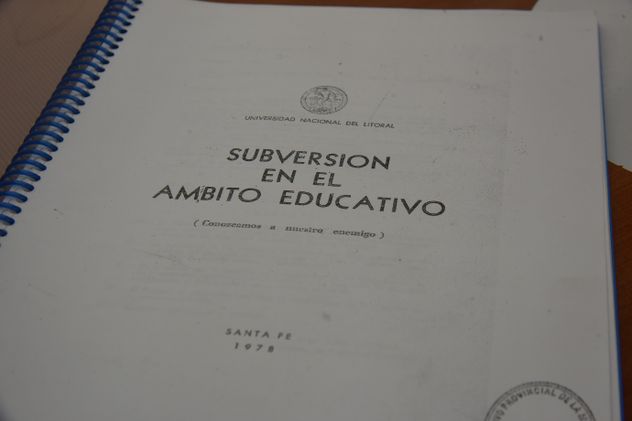 Documentos de la dictadura para definiciones en educación.