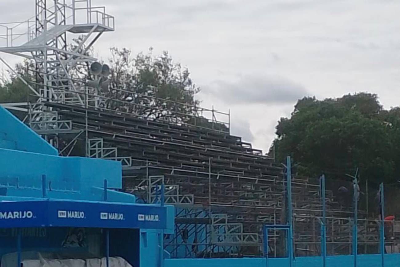 Estudiantes de Río Cuarto y las tribunas tubulares.