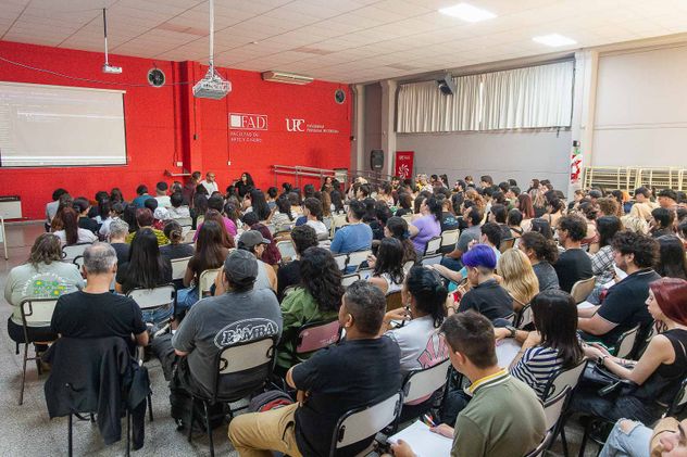Bajo este esquema, la UPC presentó ante la Dirección Nacional de Gestión Universitaria (DNGU) y la Comisión Nacional de Evaluación y Acreditación Universitaria (CONEAU) numerosos expedientes para la validez nacional.