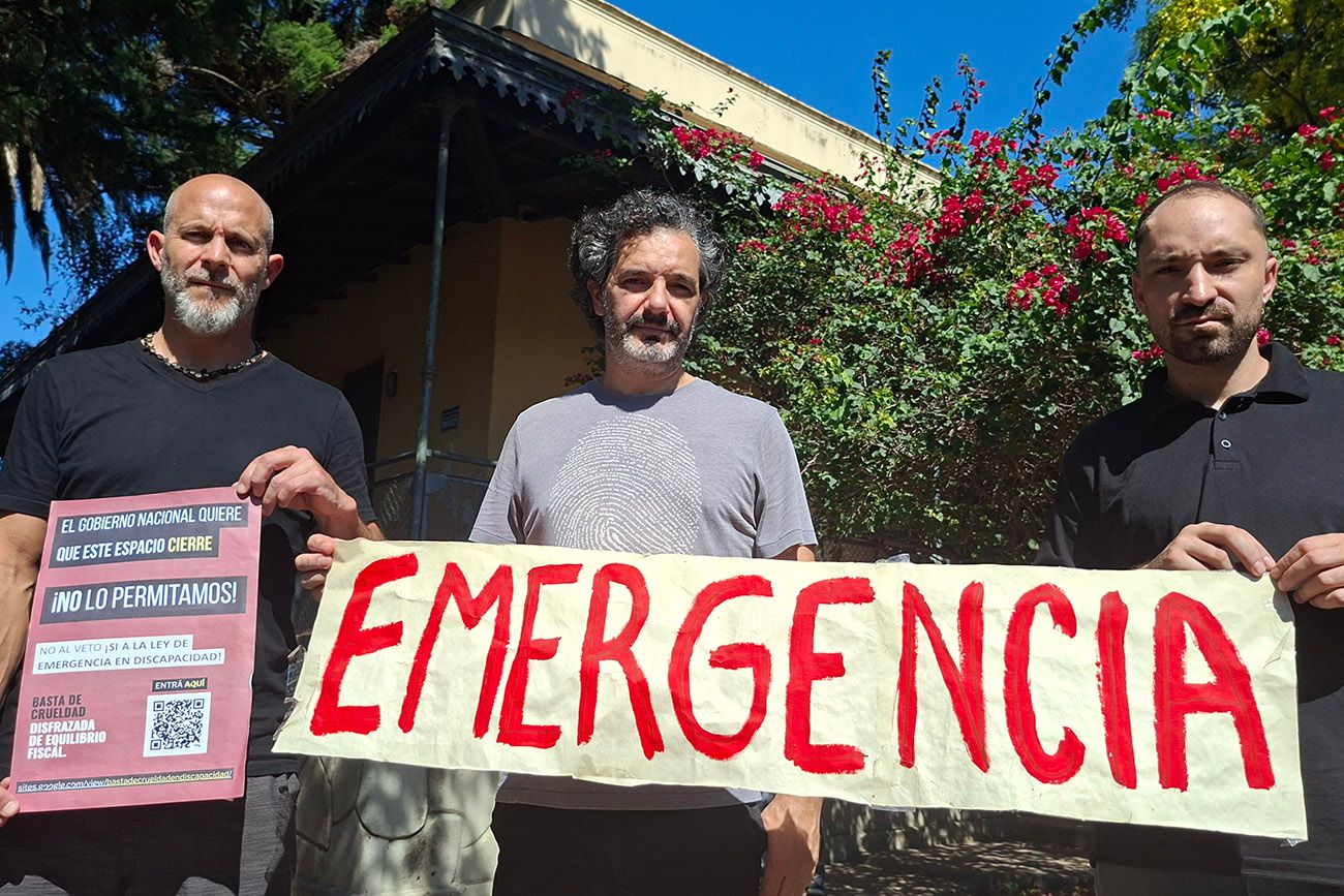 Christian Combina, Federico Galindez y Rodrigo Young. Se encuentran en emergencia por la demora en los pagos de Pami, el corte de los fondos de Nación y la disolución del Andis. 