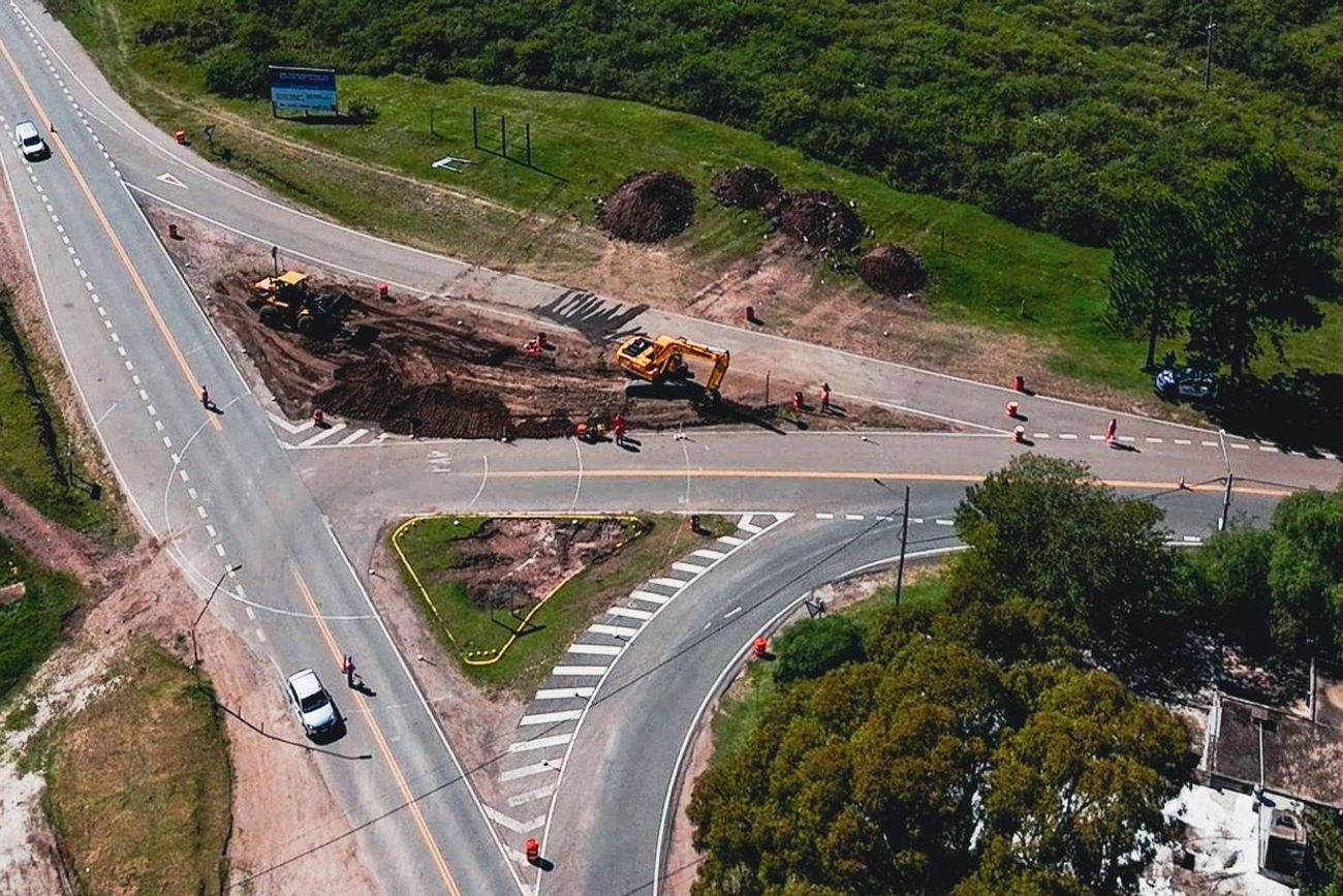 Construyen rotonda de acceso a Villa Rumipal, sobre ruta 5. 
