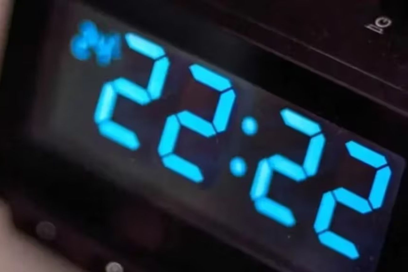 Qué son las horas espejo y qué significa ver números como 11:11