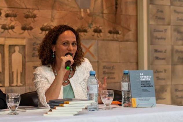 Fabiana Bekerman, indagó sobre el daño en los recursos humanos instituciones científicas y sobre las iniciativas de reparación de algunas. 