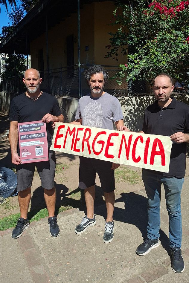 Christian Combina, Federico Galindez y Rodrigo Young. Se encuentran en emergencia por la demora en los pagos de Pami, el corte de los fondos de Nación y la disolución del Andis. 