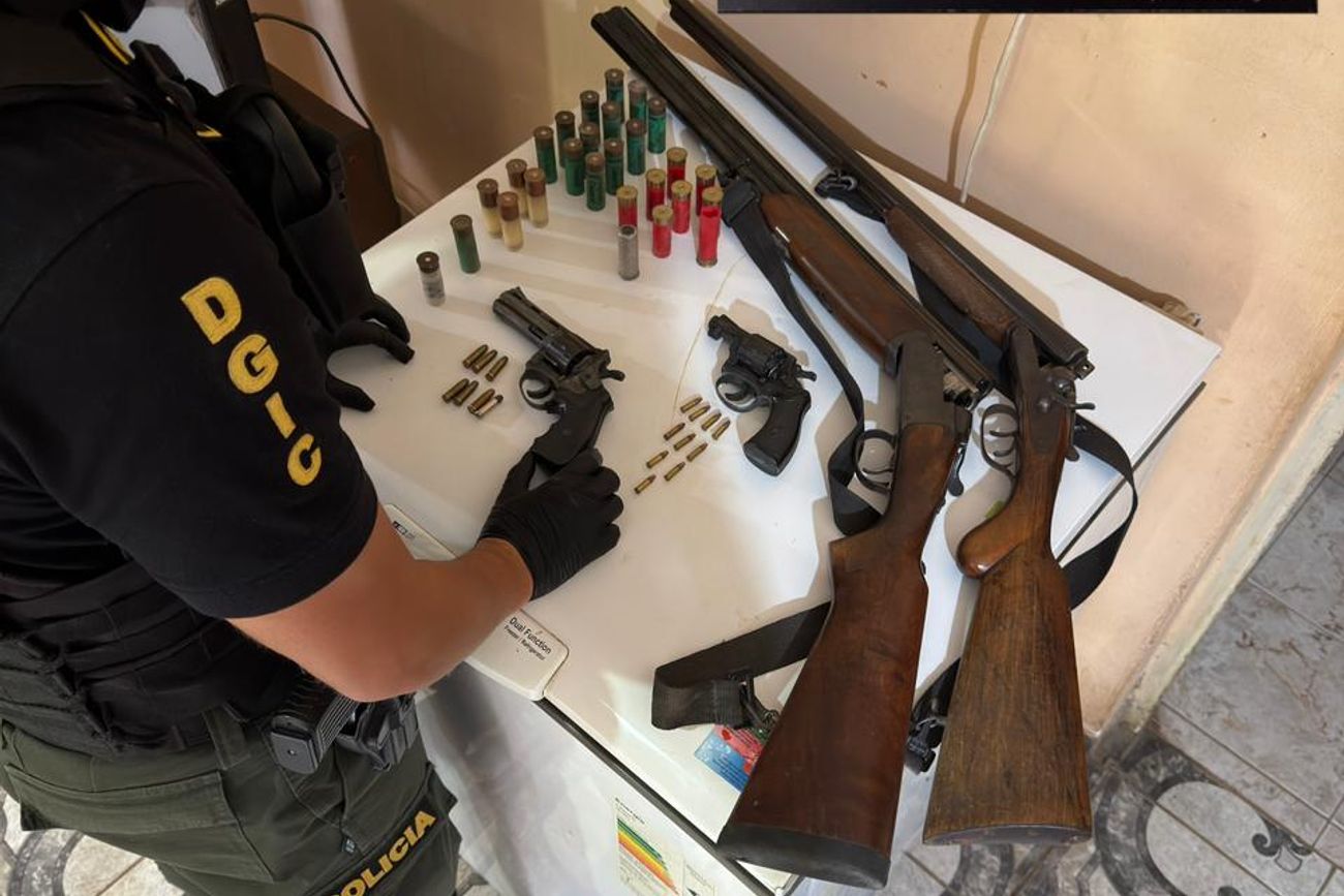 La Policía de Córdoba realiza allanamientos en distintos puntos de la ciudad y en el complejo carcelario de Bower. 