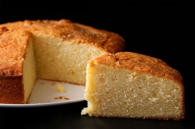 Torta de vainilla esponjosa: la receta fácil y económica que siempre sale bien.