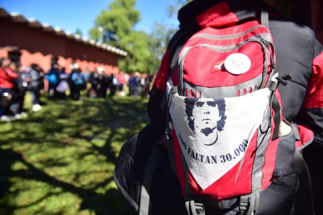 Encuentro inédito de socias y socios de Belgrano, Instituto, Talleres y Estudiantes de Río Cuarto en La Perla en el marco de los 50 años del Golpe. Memoria y fútbol.