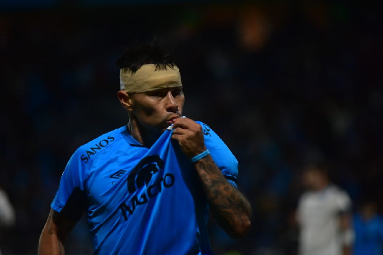 Lucas Zelarayán y su gol ante Racing.
