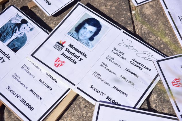 Encuentro inédito de socias y socios de Belgrano, Instituto, Talleres y Estudiantes de Río Cuarto en La Perla en el marco de los 50 años del Golpe. Memoria y fútbol.