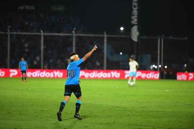 Lucas Zelarayán y su gol ante Racing.