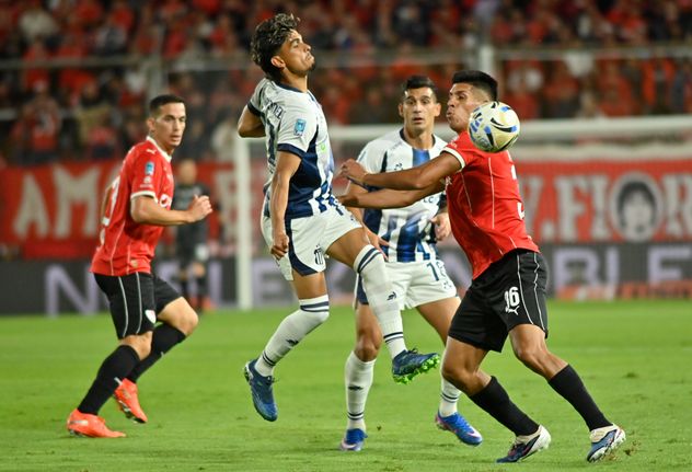 Talleres en su visita a Independiente.