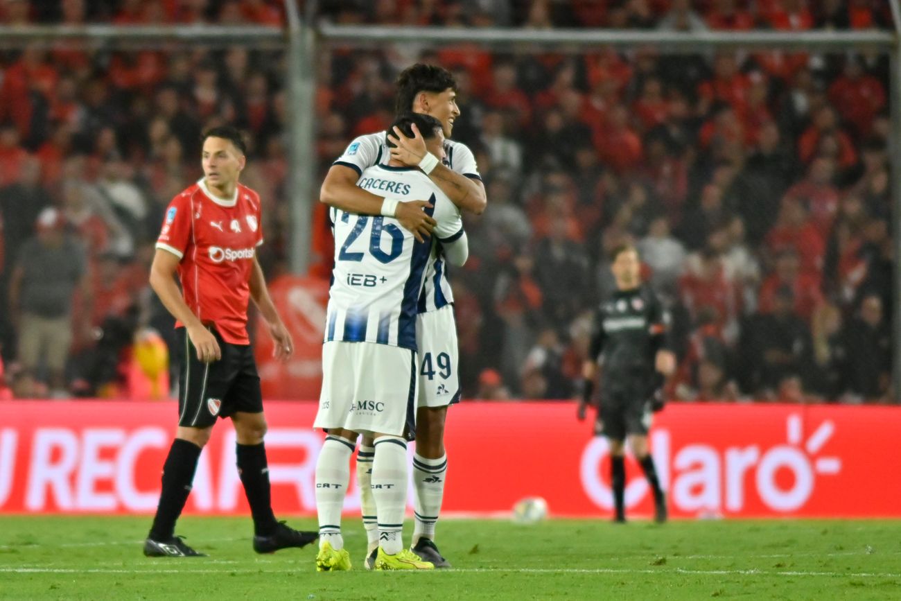 Talleres ante Independiente en Avellaneda.