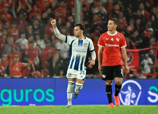Talleres en su partido ante Independiente en el Torneo Apertura.