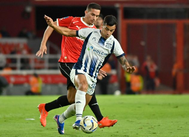 Talleres ante Independiente en Avellaneda.