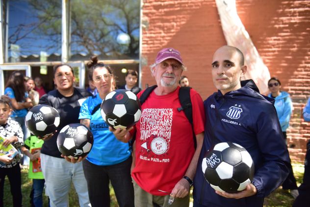 Encuentro inédito de socias y socios de Belgrano, Instituto, Talleres y Estudiantes de Río Cuarto en La Perla en el marco de los 50 años del Golpe. Memoria y fútbol.