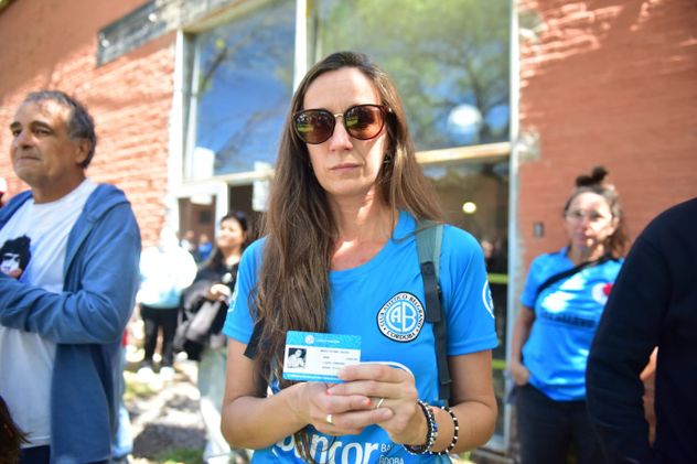 Encuentro inédito de socias y socios de Belgrano, Instituto, Talleres y Estudiantes de Río Cuarto en La Perla en el marco de los 50 años del Golpe. Memoria y fútbol.