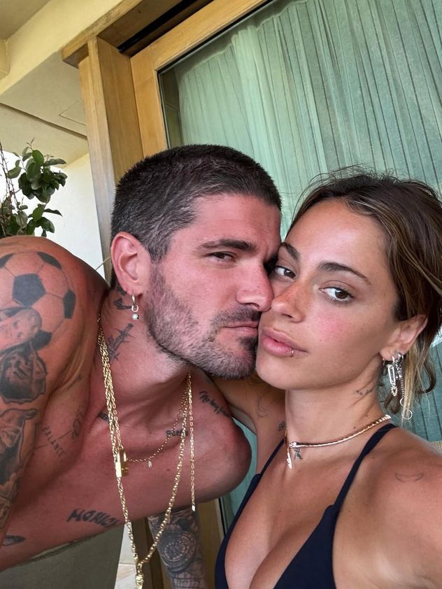 Rodrigo de Paul compartió tiernas fotos para festejar el cumpleaños de su novia Tini (Instagram)