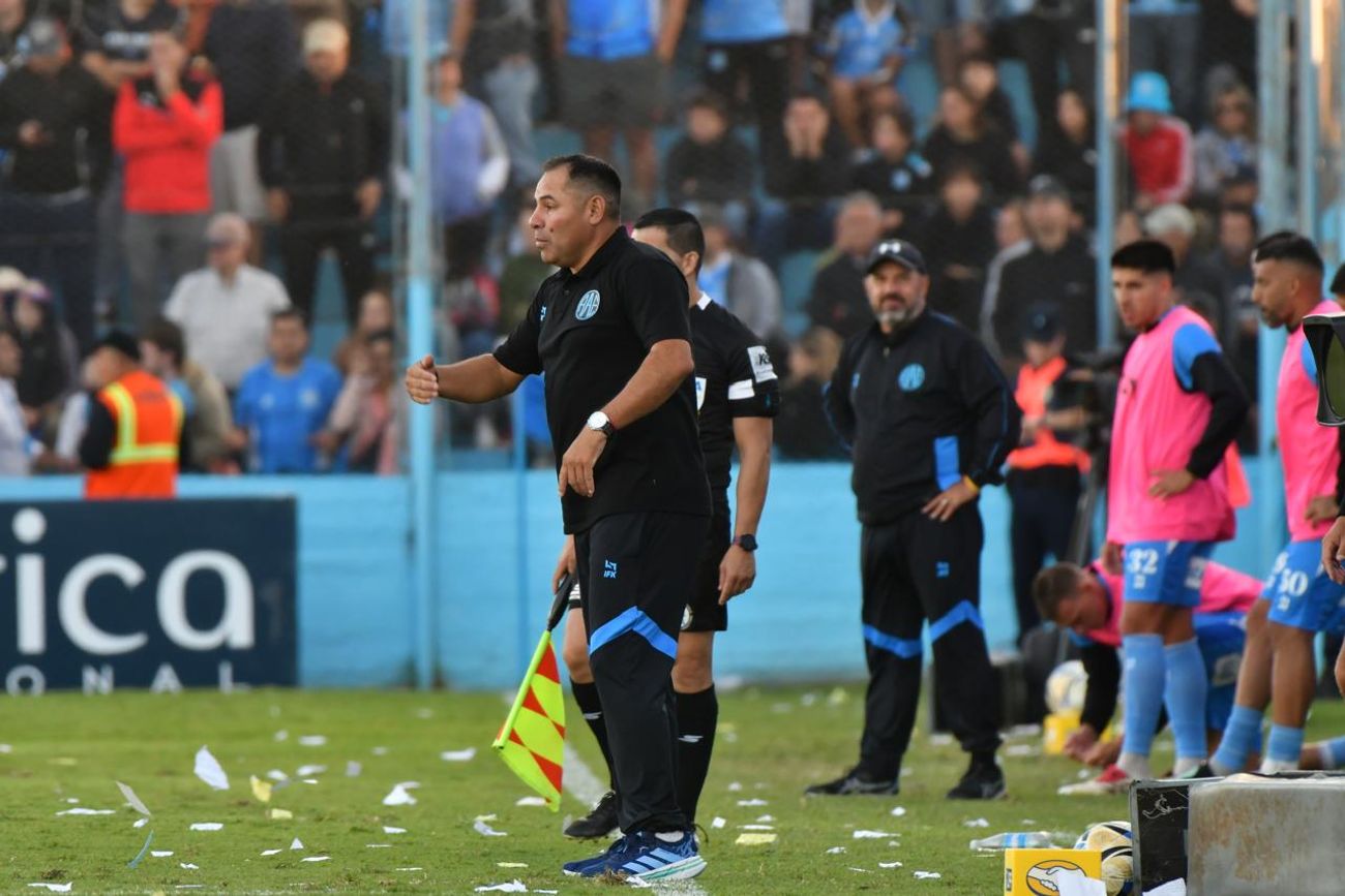 Estudiantes recibió a River en Río Cuarto. 