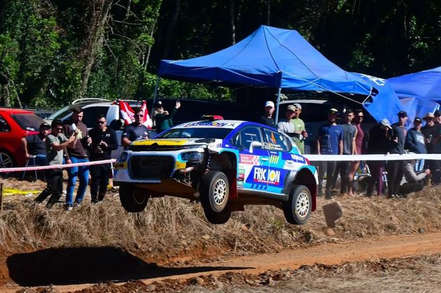 Gran triunfo del boliviano Sebastián Franco (Citroën C3) en el arranque del Rally Codasur en Brasil.