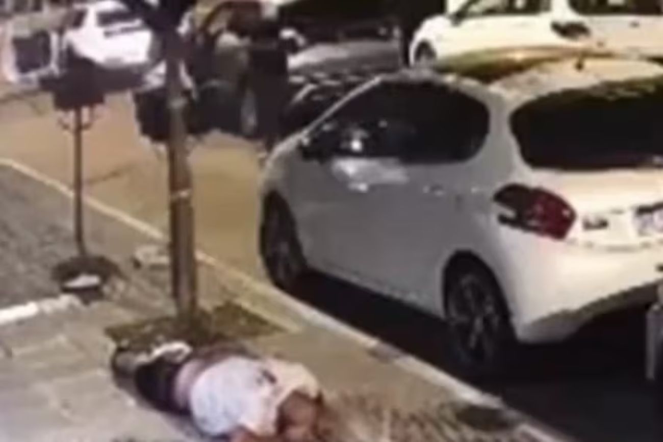 Ramos Mejía: un policía disparó 10 veces para frenar un robo y un sospechoso está grave (Captura video, gentileza La Nación)