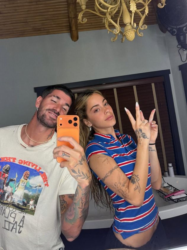 Rodrigo de Paul compartió tiernas fotos para festejar el cumpleaños de su novia Tini (Instagram)