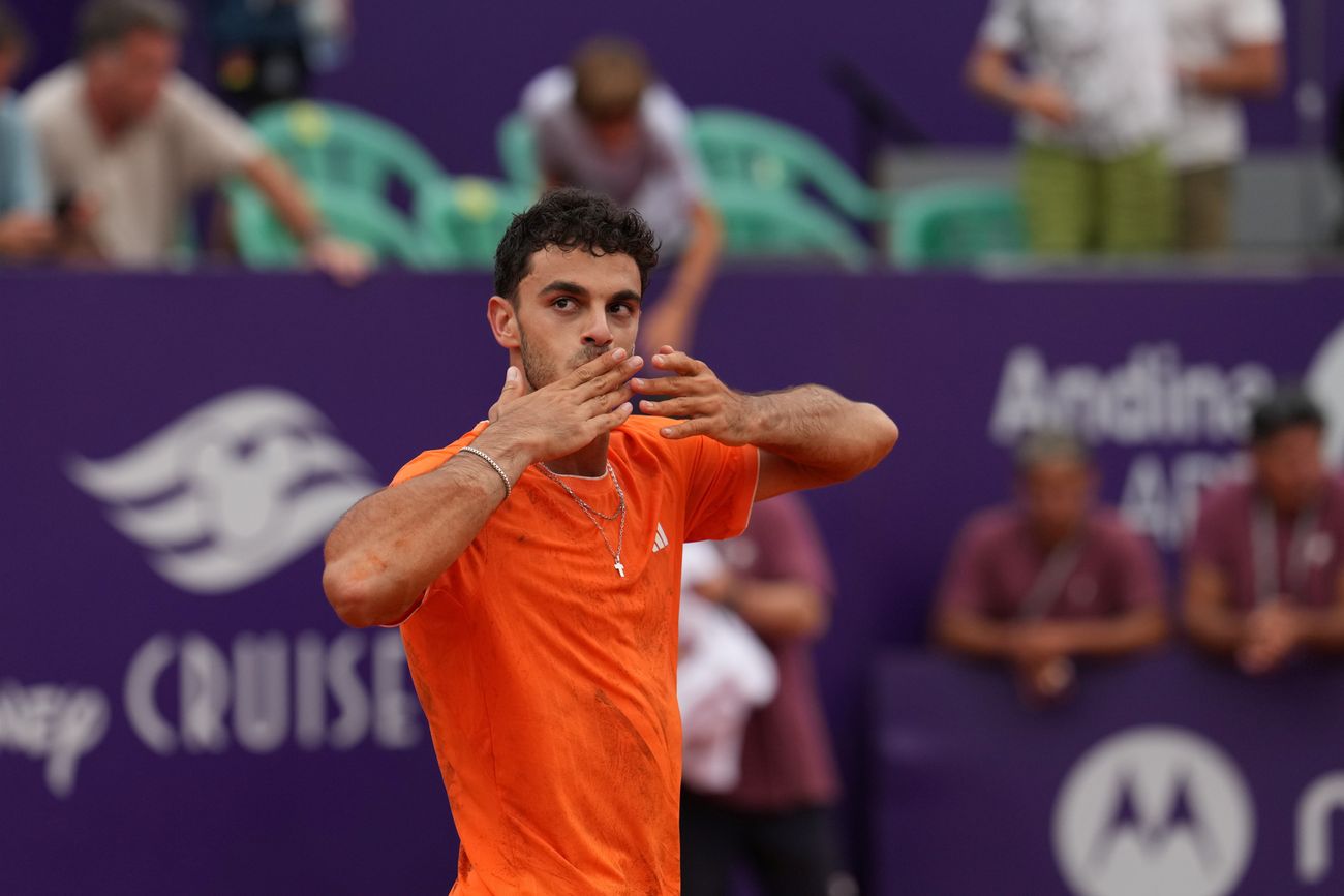 Francisco Cerúndolo conquistó una resonante victoria en Miami ante el ruso Daniil Medvedev. (AP)