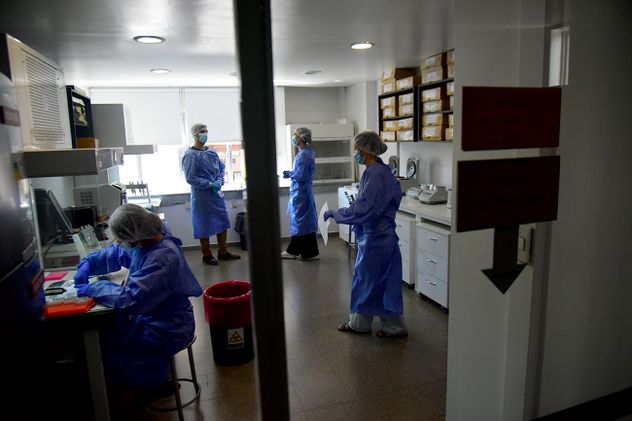 Laboratorio de Genética de la EAAF (Equipo Argentino de A.tropología Forense).